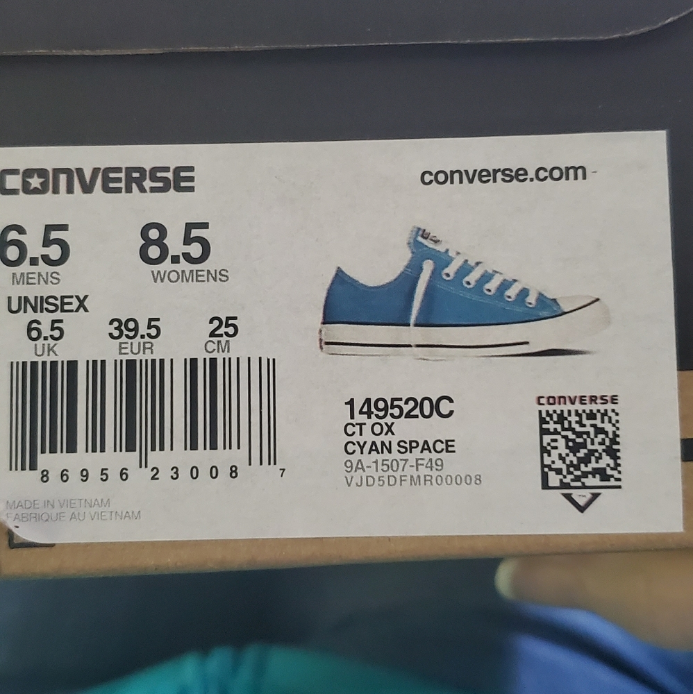 Ladies 8.5 Converse